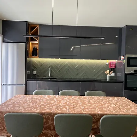 Casa De Lencastre, Refugio Elegante Entre Tradicao E Modernidade