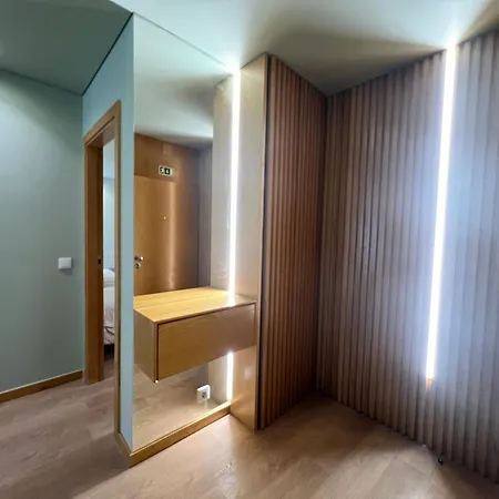 Casa De Lencastre, Refugio Elegante Entre Tradicao E Modernidade *