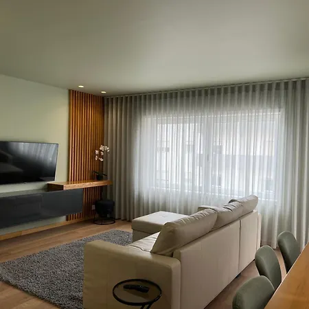 Casa De Lencastre, Refugio Elegante Entre Tradicao E Modernidade *